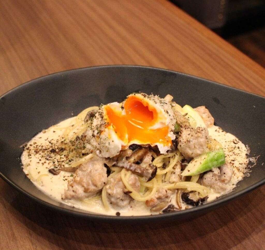 サルシッチャと木ノ子のクリームカルボナーラ風の画像